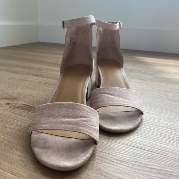 Blush Pink Block Heels - Picture 2 of 9